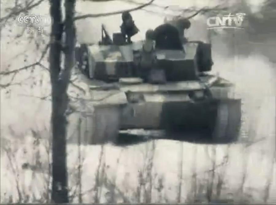 中国坦克的电视画面。