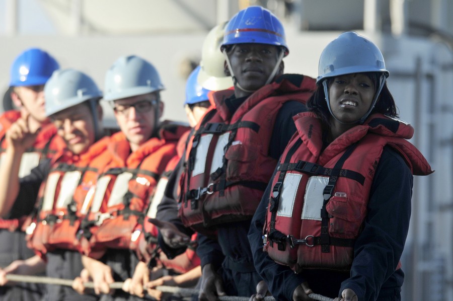 美国多艘军舰仍在南海徘徊 画面曝光(组图)