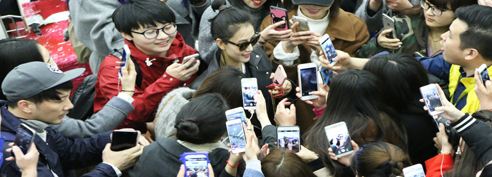 一周精选：高圆圆现身机场 粉丝们都疯狂了！



