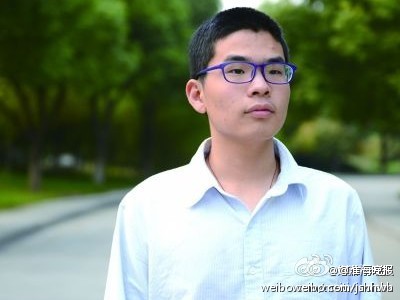 理科状元想学新闻遭记者苦劝 转而考虑金融|江