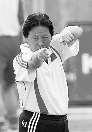 朱广沪解说世界杯表达情绪简单粗暴 就像执教