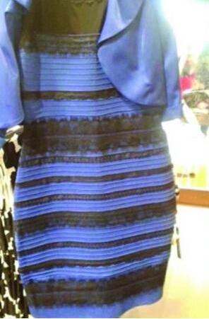 蓝黑白金裙子引发热议 网友找到实物为蓝黑色(图)