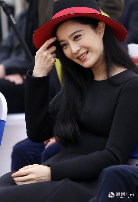 范冰冰冯绍峰张国立来郑 助力华谊兄弟电影小