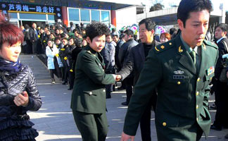 [高清]歌唱家芦秀梅遗体告别仪式现场 