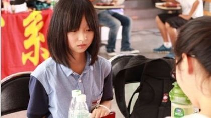 南京大学最萌学妹走红 青涩娇小如<em>初中</em>生(图