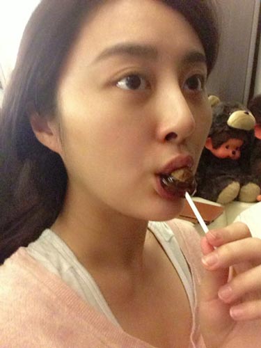 范冰冰裸替甘露素颜照曝光 与范爷同月同日生(图)