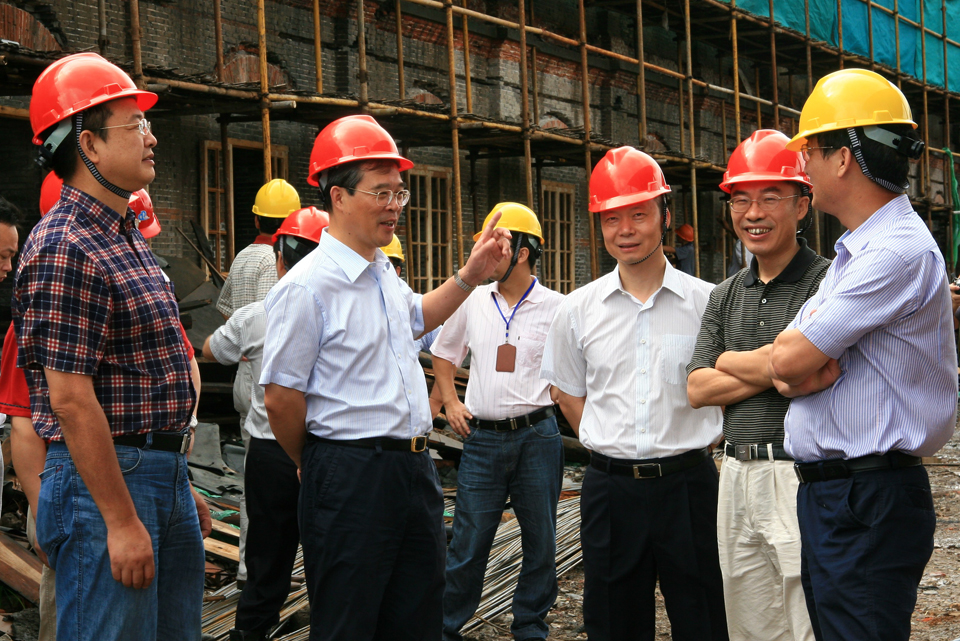 宁波市委常委、宣传部长宋伟视察和丰老厂房改造情况