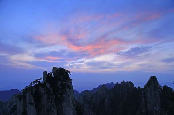 黄山人口小_小黄山烟(3)