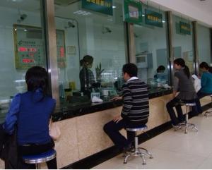 男子急取7000元存款要一年 取钱须开母亲死亡