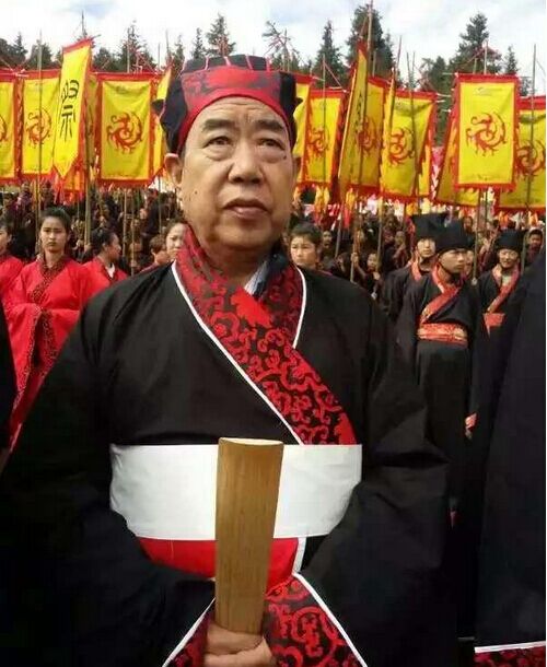 贾平凹穿着汉服祭祀西王母,西王母到底是谁?