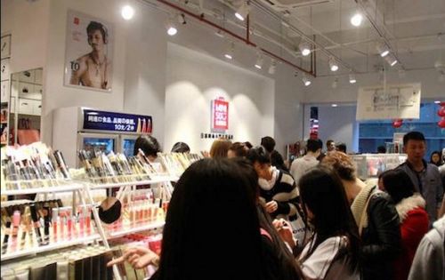 名创优品奉劝这个优那个品:栽了跟头,别怪石头