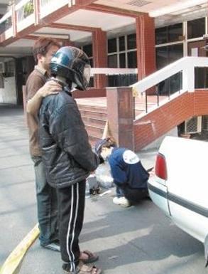 男子杀死生父割头拎走继母说出隐情 盘点弑父