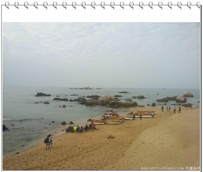 入住海南康乐园海航度假酒店。兴隆康乐园酒店温泉号称世界少有,海南无双,兴隆温泉富含矿物成分,温度高达80摄氏度,有极强疗养功效。 第4天12月16日,上午前往兴隆热带植物园景点。再去首创奥特莱斯购物。下午前往亚龙湾热带天堂森林公园景点。再前往亚龙湾景点。入住三亚东方海景大酒店。 第5天12月17日,上午前往槟榔谷景点。下午前往海螺姑娘景点。 第6天12月18日,自由活动,睡到自然醒。三亚湾海边散散步。上午前往椰梦长廊景点。下午前往机场,三亚飞往杭州,圆满结束旅程。