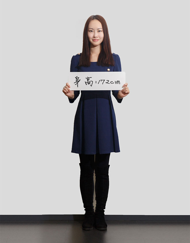 2014款 掀背 1.6T 自动旗舰版后排空间呈典型紧