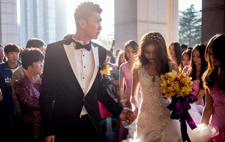 孙悦陈露办婚礼现场落泪科比录制视频送祝福(图)_体育