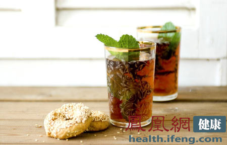 上班族喝水用什么杯子最健康?玻璃杯最佳_山