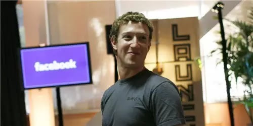 脸书创始人扎克伯格捐450亿美元穿着拖鞋开1