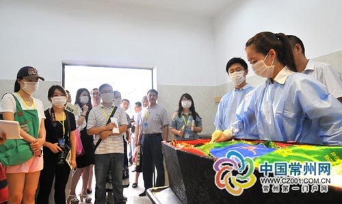 第五人格入殓师_宝兴殡仪入殓师收入(3)