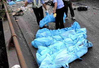 汕昆高速云南宜良段交通事故致12死