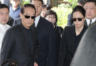 宋楚瑜送别爱妻