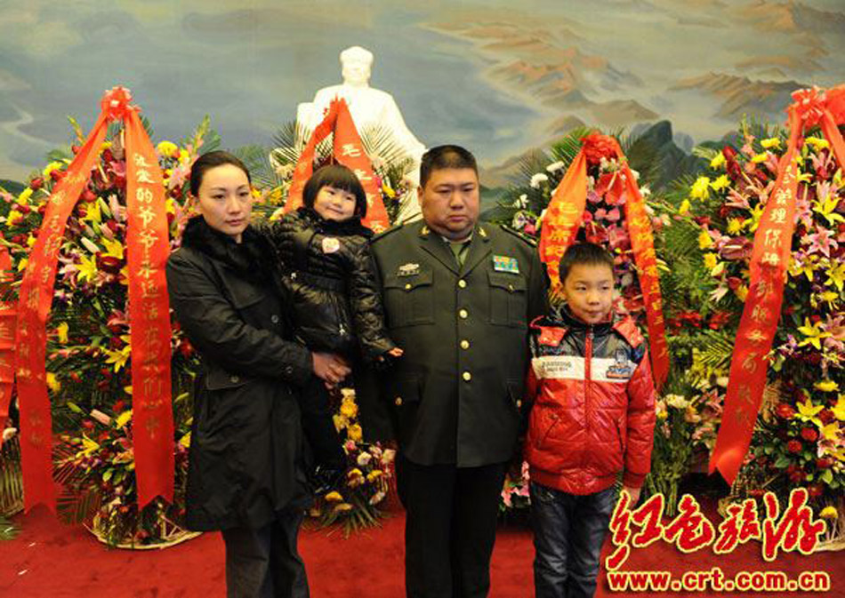 毛泽东亲属2012年12月26日在毛主席纪念堂照