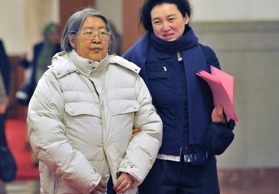 毛泽东之女李敏出席妇女节联欢