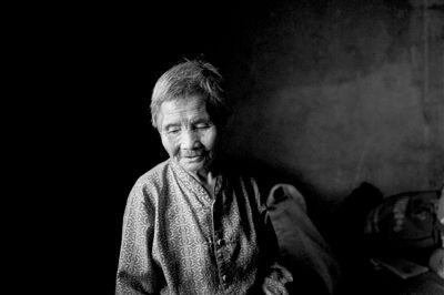 双喜村的王翠兰老人，5个儿子，目前只有一个在世。摄影：周岗峰