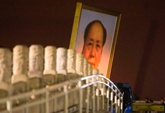 天安门更换新毛主席像