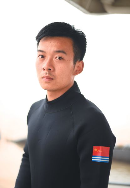 宁国小伙官东潜水救人获记一等功 感动中国父