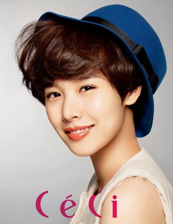 韩星赵允熙拍时尚写真