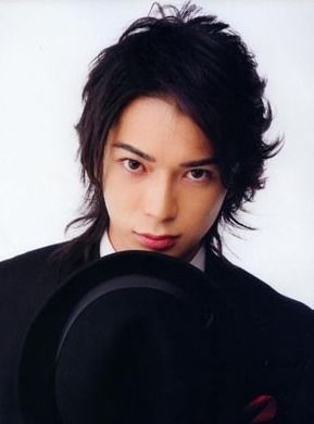 传松本润与生田斗真关系紧张 因用同款香水反目