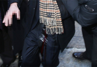 韩国反日人士切腹抗议日本特使