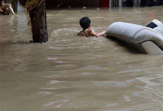 四川雨灾众生相