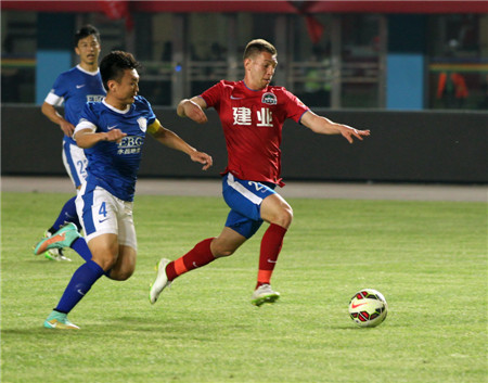 河南建业主场0:1不敌石家庄永昌 遭遇2连败