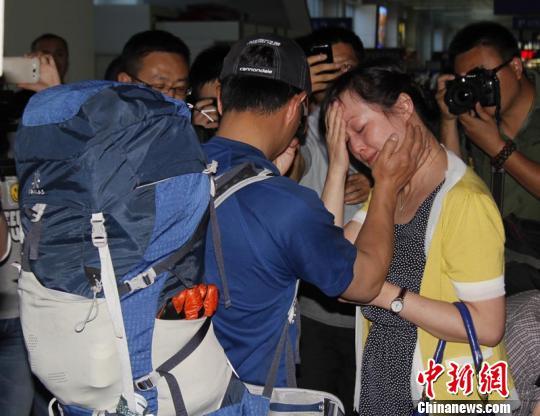 巴基斯坦遇袭事件幸存中国公民回国_资讯频道