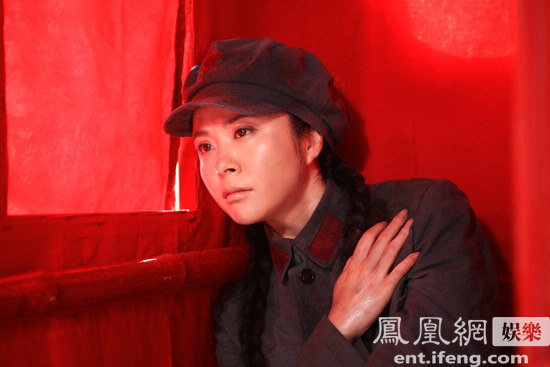 《<em>狼烟姐妹</em>》杀青+杨若兮获英雄救美