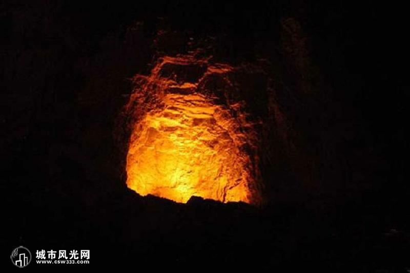 山西阳泉藏山寺奇景 金光四射的日落晚照