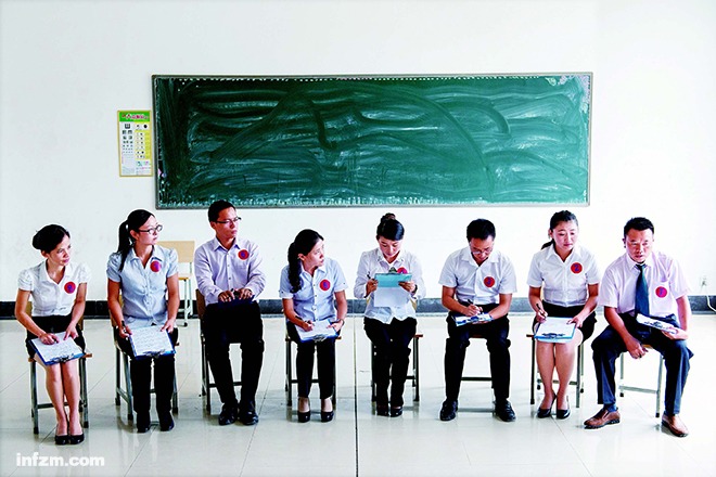 四县试点公务员不升职可升级 工资可比局长高