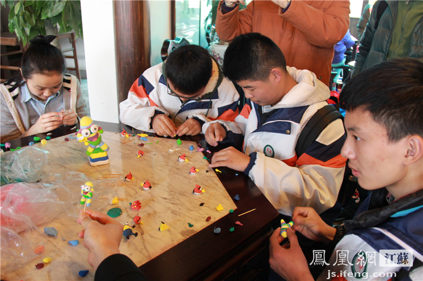 南京青奥会倒计时200天 两岸青少年齐聚老门东