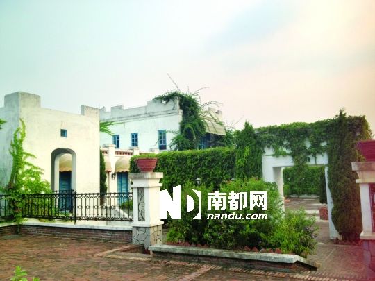 2011年已建成的俊逸庄园坐落在松山湖园艺博览中心里。 南都记者 陈静 摄
