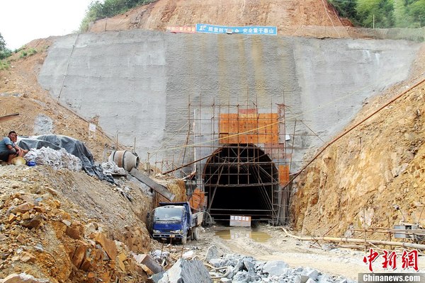 江西遂川一电站隧洞施工工地出现塌方事故