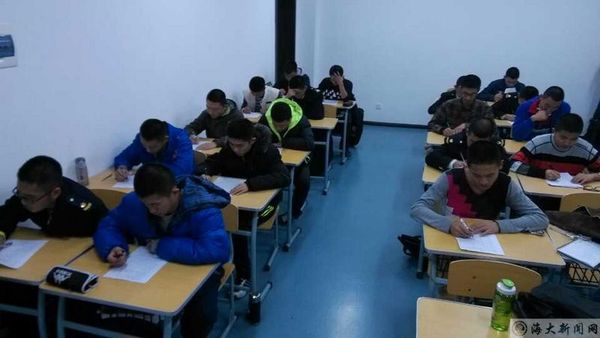 轮机工程学院轮陆2013中队开展情商测试活动