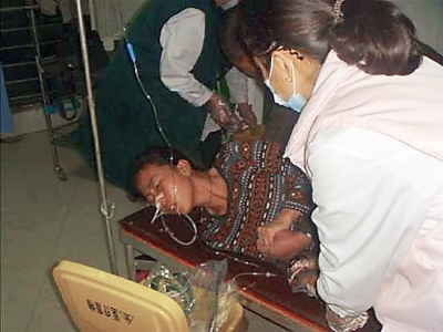 不堪罚款服毒女车主出院