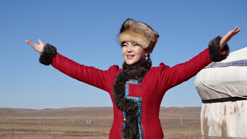 乌兰图雅掀草原风潮 三部曲成民族歌手标杆