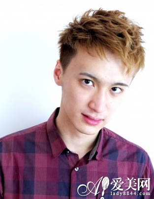 飞机头男生短发发型 露额也帅气