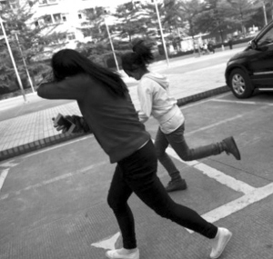 一岁女孩荒野独自生存2天|哭闹|孩子