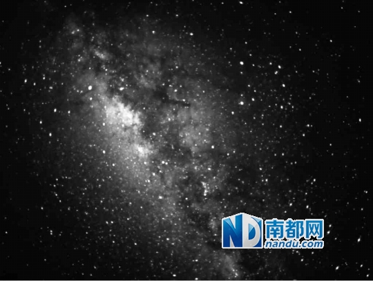情人节,和他\/她一起用美好词语点亮星空|展览