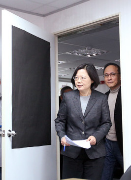 蔡英文幕僚低调访大陆 蔡:不需过度政治化|林全