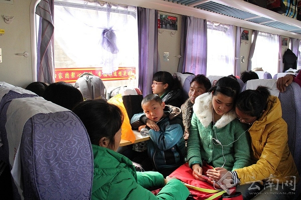 【新春走基层】昆明火车站里的春运故事|旅客|肖野_凤凰资讯