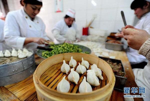 破五逢立春 饺子遇春饼[高清大图]|饺子|春卷